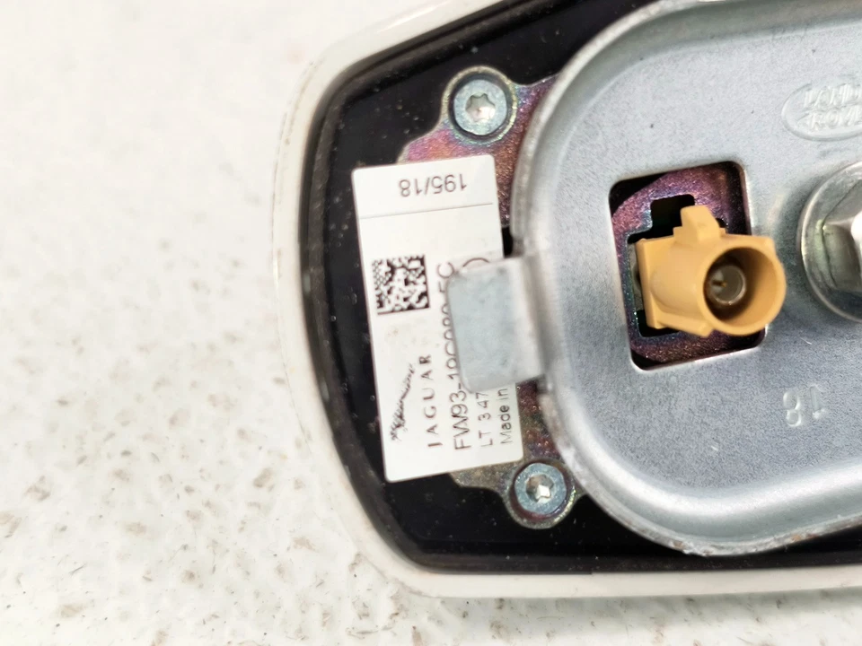 16-19 JAGUAR F-PACE TECHO SUPERIOR ALETA DE TIBURÓN ANTENA MÓDULO RECEPTOR AM/FM OEM Foto 3 de 3