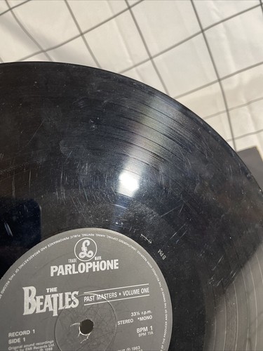 The Beatles – Past Masters Volumes One & Two LP UK 1988' - Picture 6 of 7
