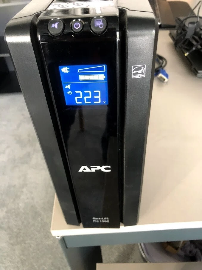 APC Back-UPS Pro 1500 865W Gruppo di Continuità - Nero - No batteries.