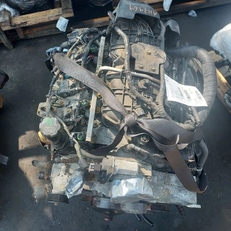 Engine 5.3L VIN 0 8th Digit Opt Lmg Fits 10-14 SUBURBAN 1500 176K MILES 314925 - Image 2 of 4