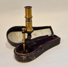 Petit microscope coffret cercueil par Aubry, c. 1860-1870