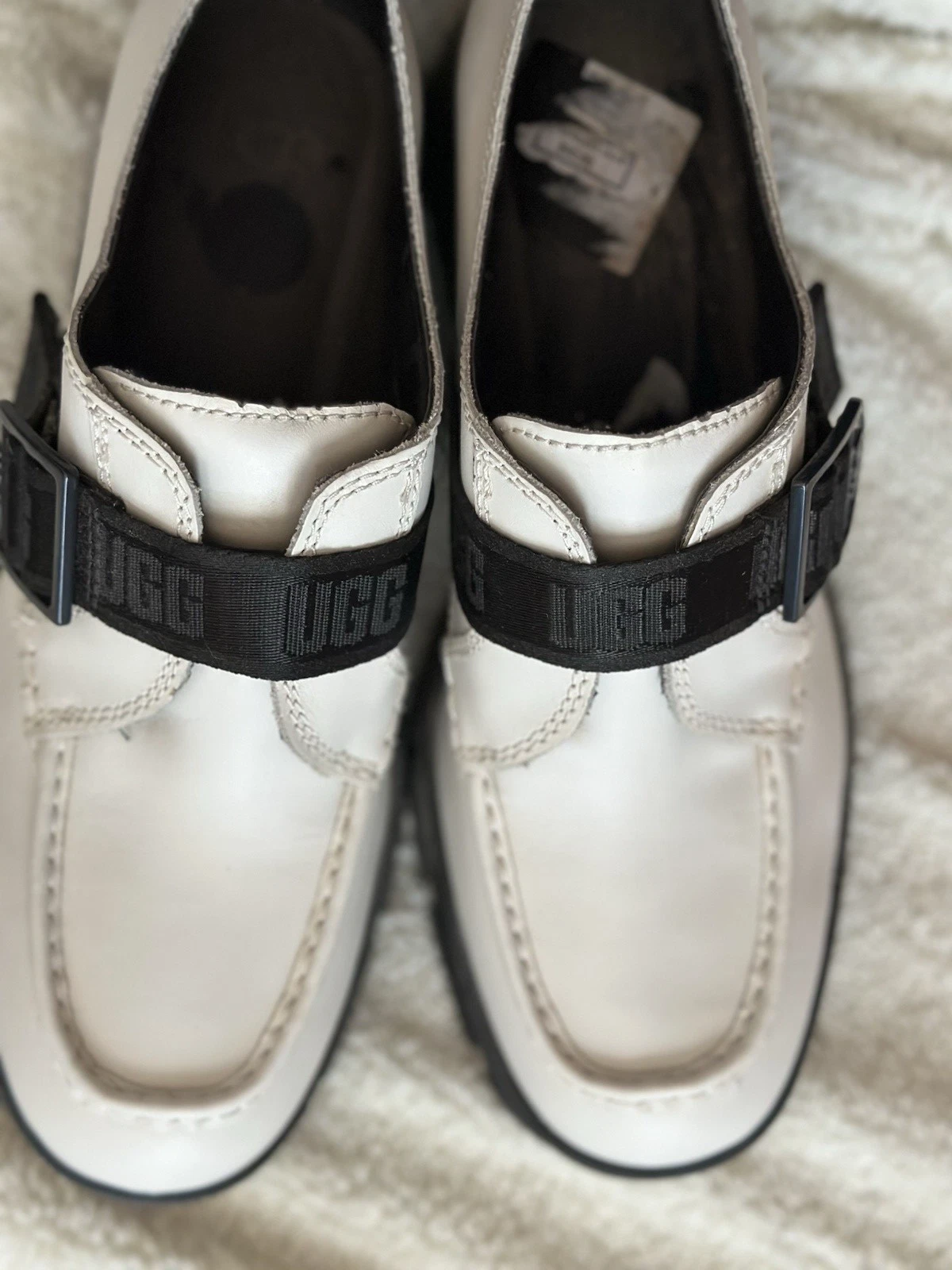 Mocassini donna Ugg bianchi con orlo nero slip on elastico 9 5