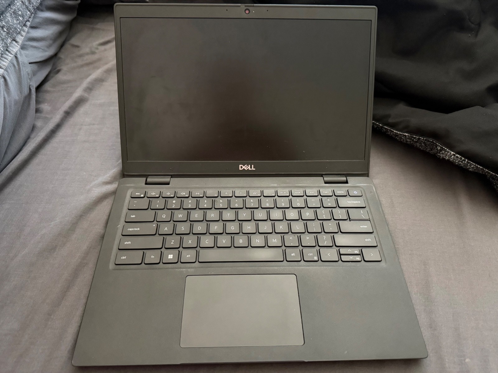 Dell Latitude 3420, 15.6-Inch Laptop, with Intel Core i5-1135G7, 256 GB SSD (Solid State Drive), Windows 11 Pro
