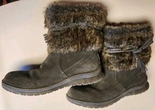 Minnetonka Everett Gray Suede Leather Fringe Moccasins Boots Women's Size 9M EUC