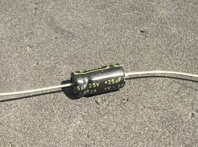 Tube Amp Doctor TAD Gold 25 uF 25V axial capacitor / cap