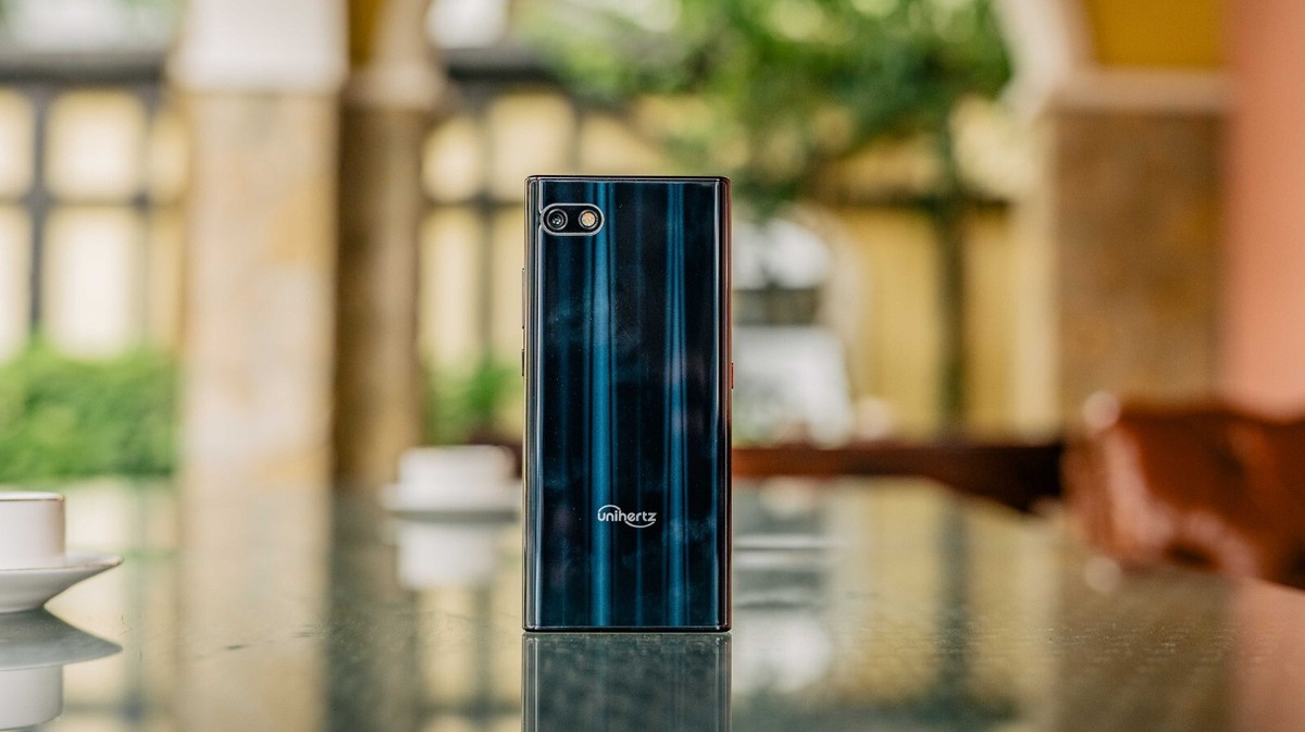 Unihertz Titan Slim The New Sleek QWERTY 4.2