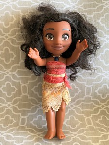 muñeca de moana que canta