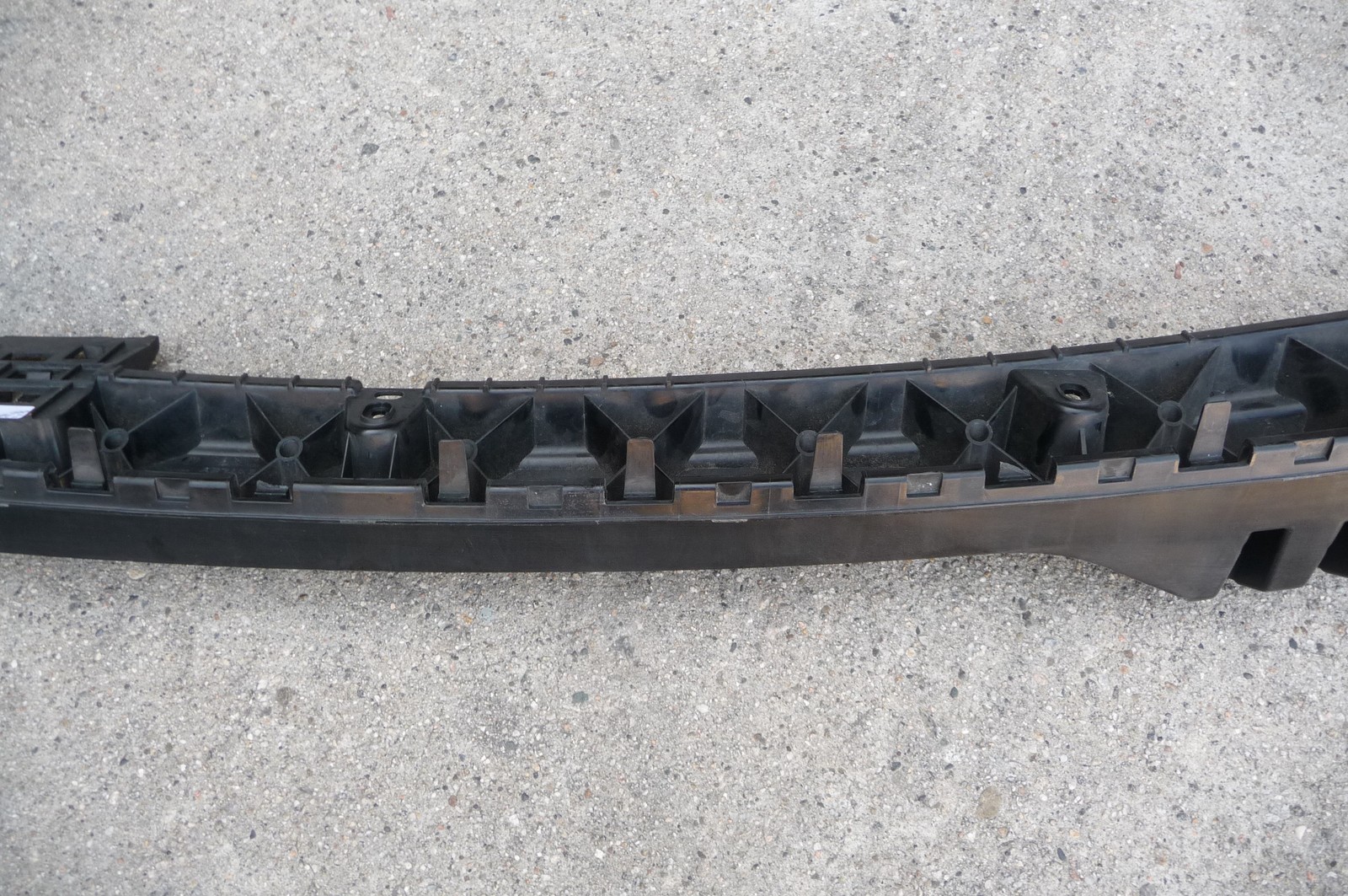 2016-2020 Bentley Bentayga Rear Bumper Center Reinforcement Guide 36A807458 OEM