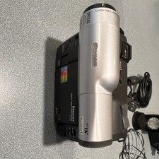 Canon Vistura NTSC Mini DV Camcorder 2.8" LCD 64x Zoom Digital Effects