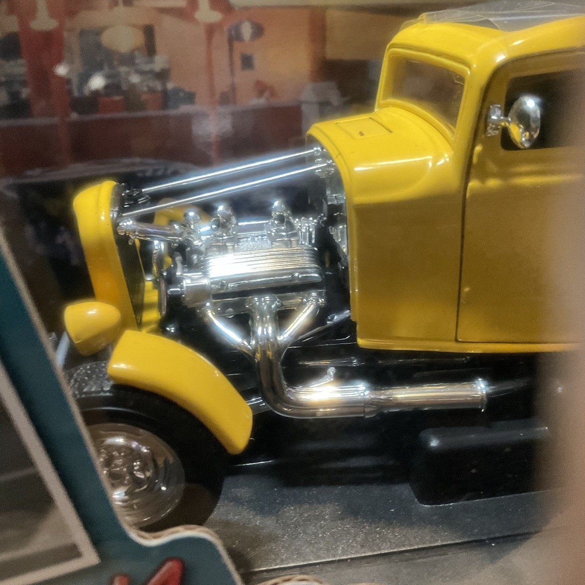 American Graffiti 1:18 1932 Ford Yellow Deuce Coupe, ERTL Limited