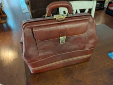 Tuscany Leather Giotto Vintage Leather Doctor Bag (Made In Italy)