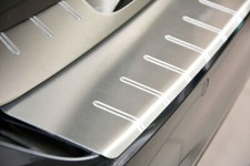 Ladekantenschutz für MAZDA 3 BM BN bis2019 Abkantung Sicken AluNox®