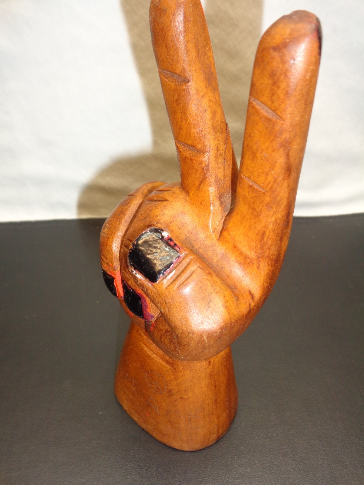 Vtg Carved Hand Sign Protest Anti War Vietnam Era Peace Hippie 60s