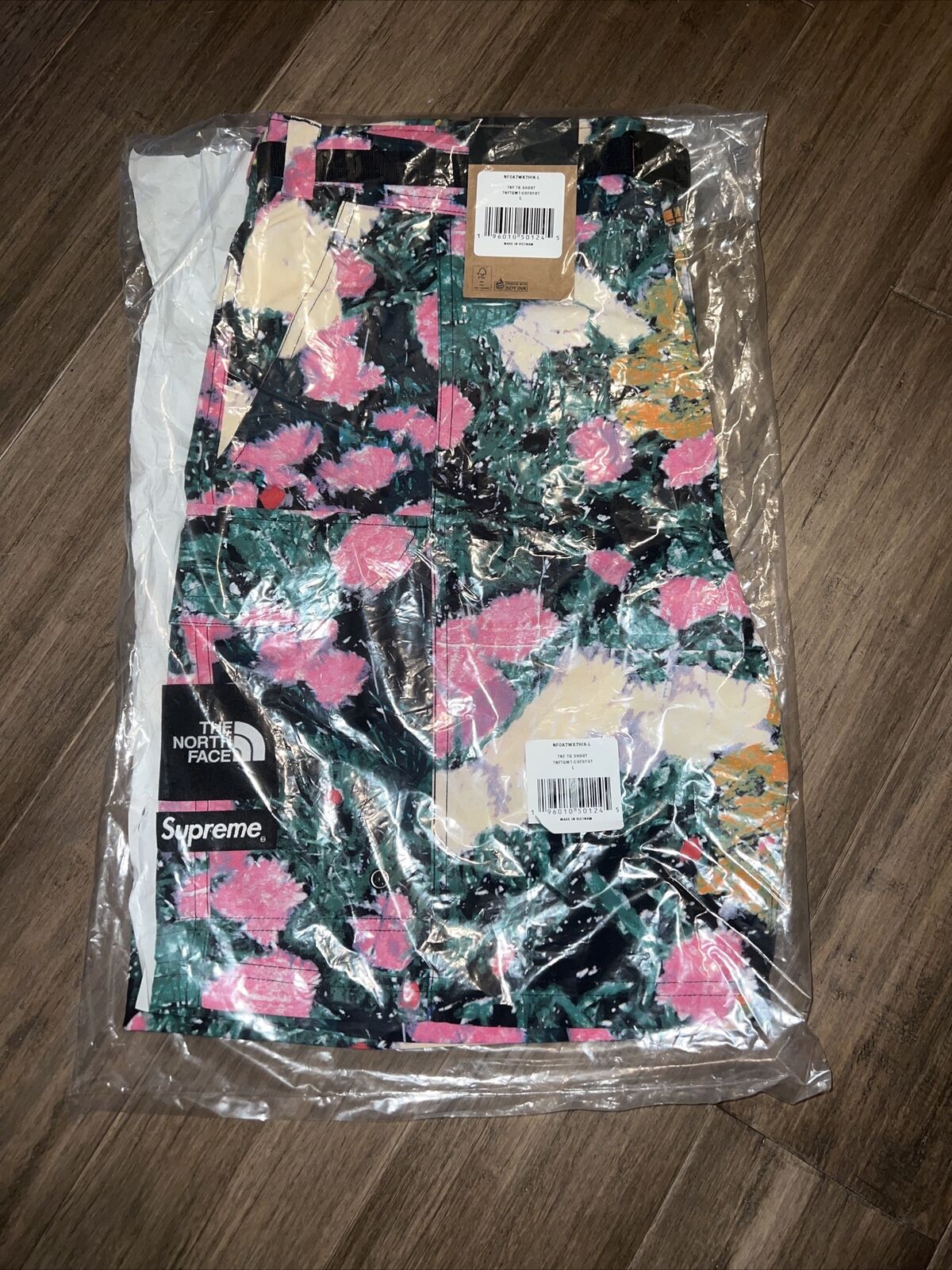 Supreme The North Face Trekking Packable Belted Short Flowers Size L Brand  New