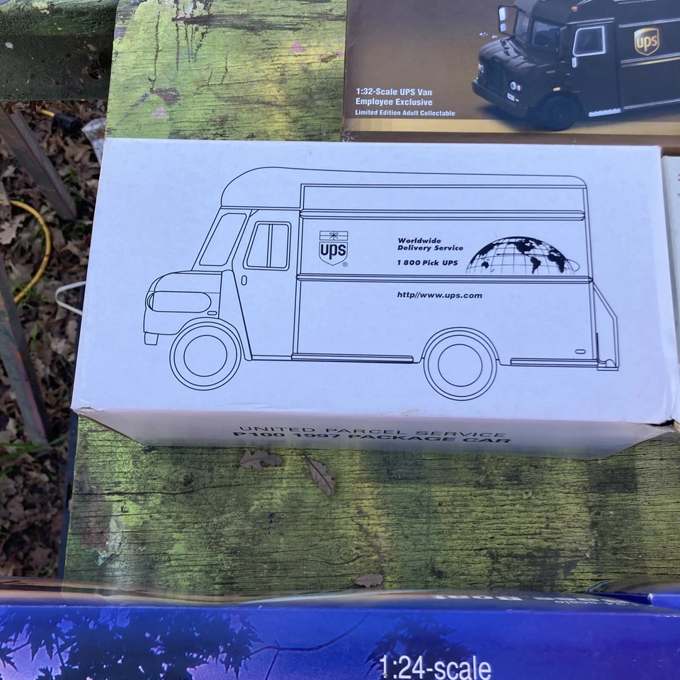 Lot of five diecast models, Ranger Bass Boat&Trailer #88 UPS Dale Jarrett Trucks - Image 4 of 4