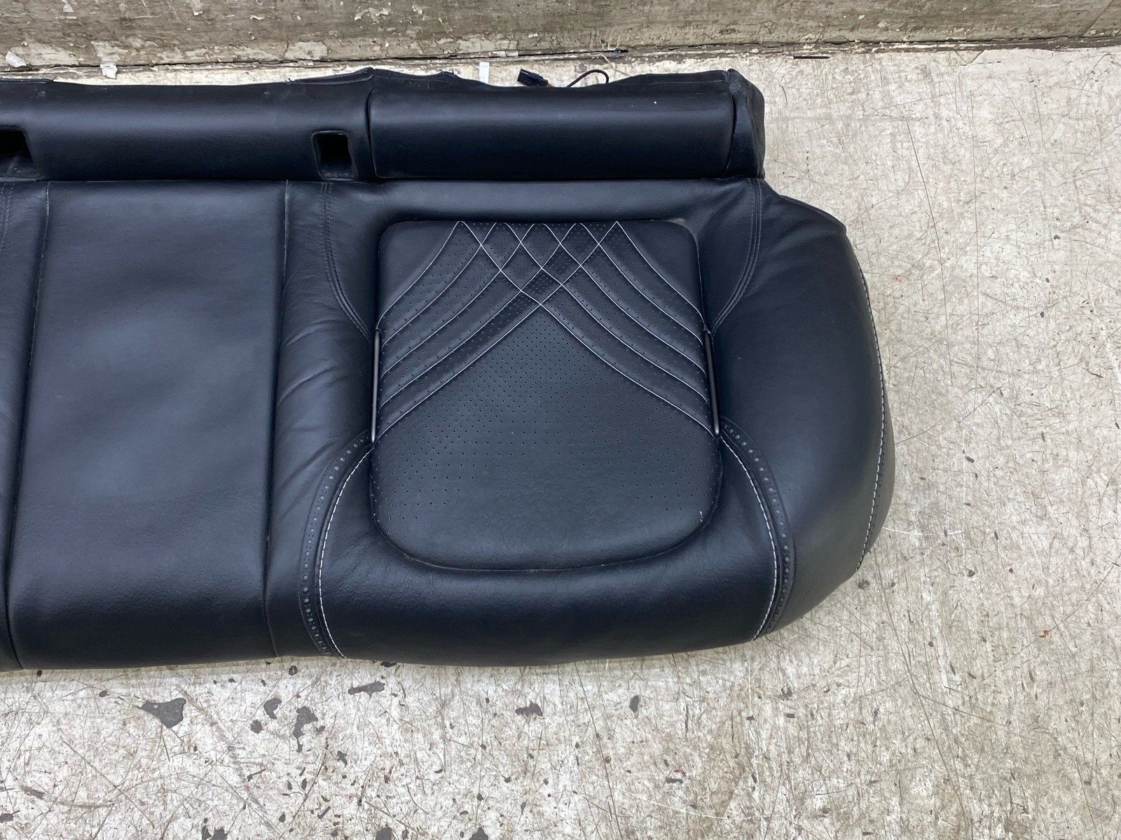 2020-2024 ASTON MARTIN DBX OEM REAR LOWER BENCH SEAT CUSHION HEATED & VENTILATED
