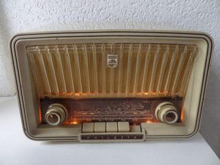 Röhrenradio PHILIPS PHILETTA SD 254 U spielt gut auf UKW Restaurationsobjekt !
