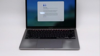 Apple Macbook Pro 13'' i7-1068NG7 32GB 512GB - Fair READ DESC
