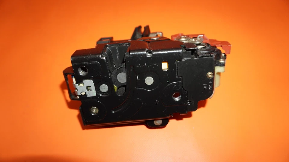 PORSCHE 911 CARRERA DOOR LOCK LATCH RIGHT 2006 2007 2008 2009 2010 3D1837016C - Image 3 of 4