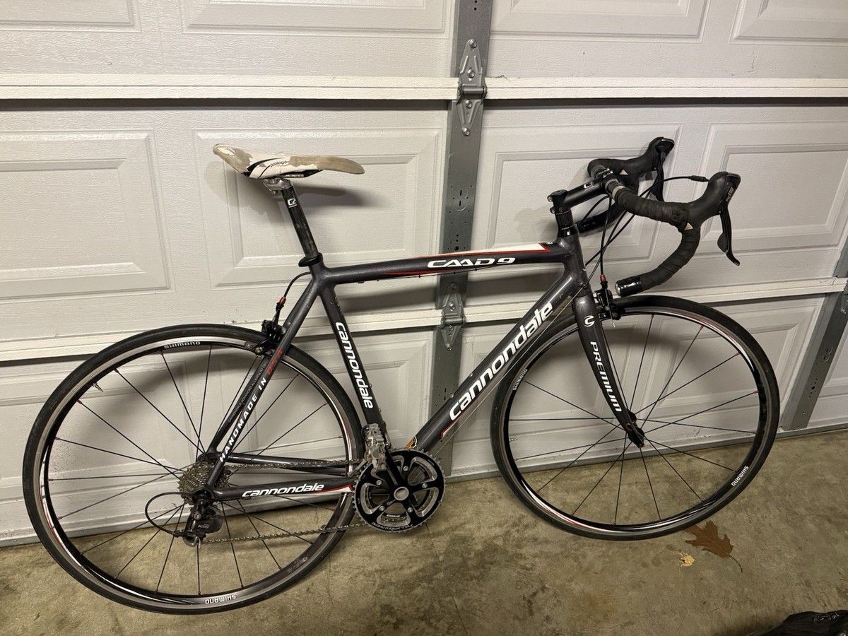 Cannondale CAAD9 ロードバイク 700C Cannondale CAAD9 Road Bike 700C Black Red White Aluminum Drop Bar