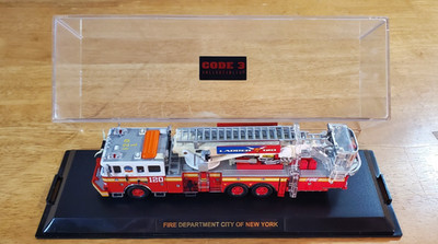 1/64 Code 3 Seagrave Aerialscope FDNY 75' Tower Ladder 120 Fire Truck Limited Ed