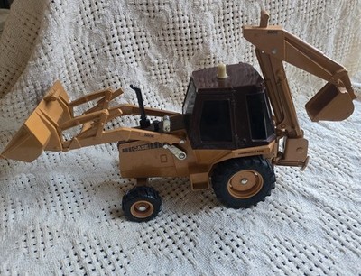Ertl Case 580E 1/16th backhoe