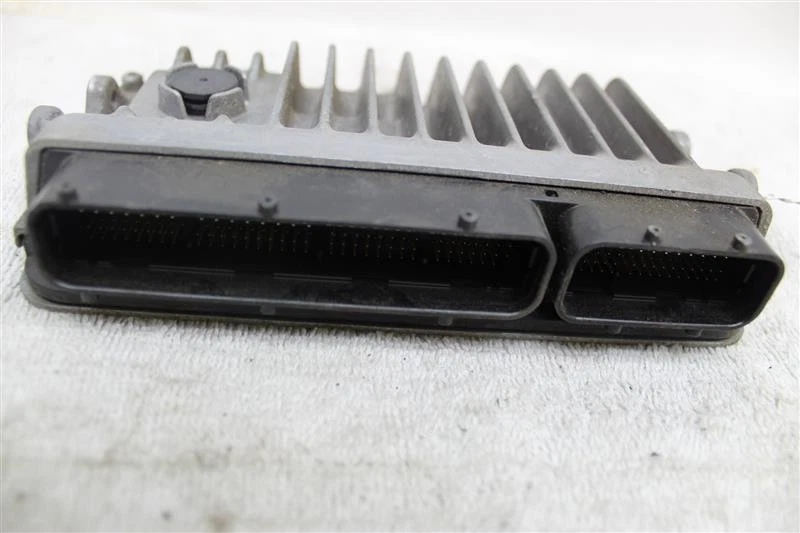 Computadora ECU ECM TOYOTA RAV4 2013 13 896610R080 1039202 Foto 2 de 4