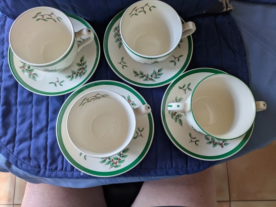 Spode England Christmas Tree Coffee Tea Cup and Saucer Set S3324 - Lot of 4 - Image 2 of 4