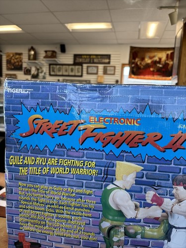 Robots Rockem Sockem Street Fighter II de colección de Tiger caja abierta - Imagen 13 de 17