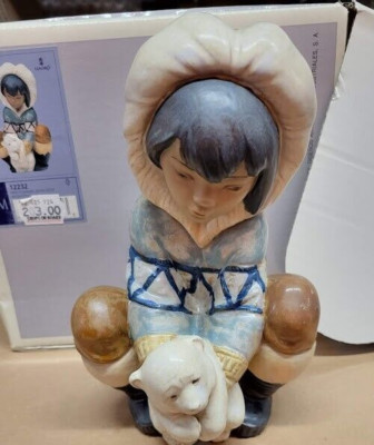 Lladro 2232 Poor Little Bear, Eskimo Boy Gres! Mint! Original Grey Box