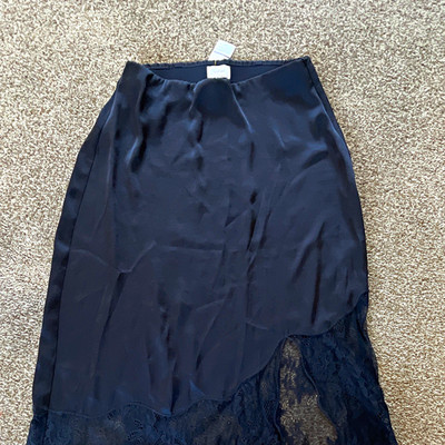 Wilfred Women s Black Satin Half Slip Skirt with Lace Trim, Solid, Size S
