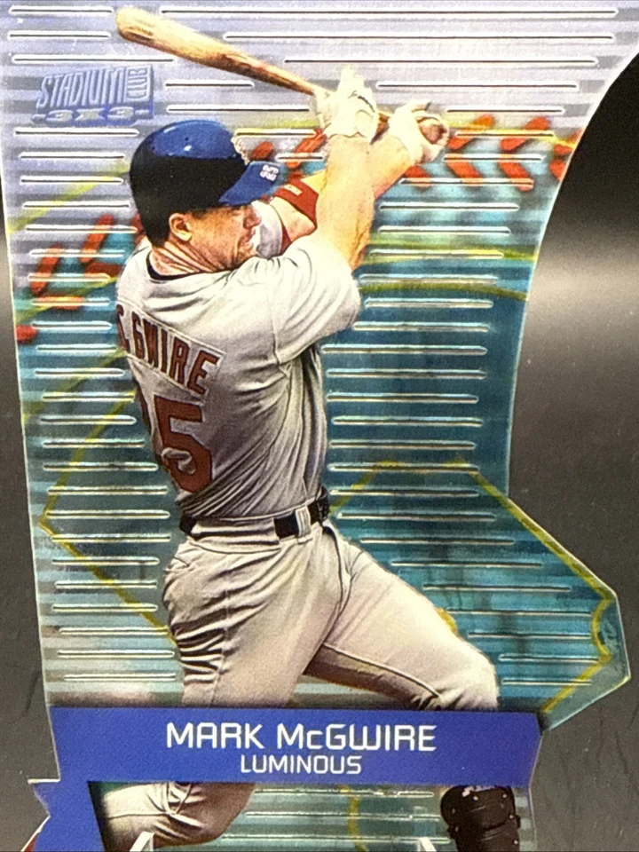2000 Topps Stadium Club 3x3 Luminescent Mark McGwire #3A Nice card 🔥🔥🔥 - Image 2 of 4