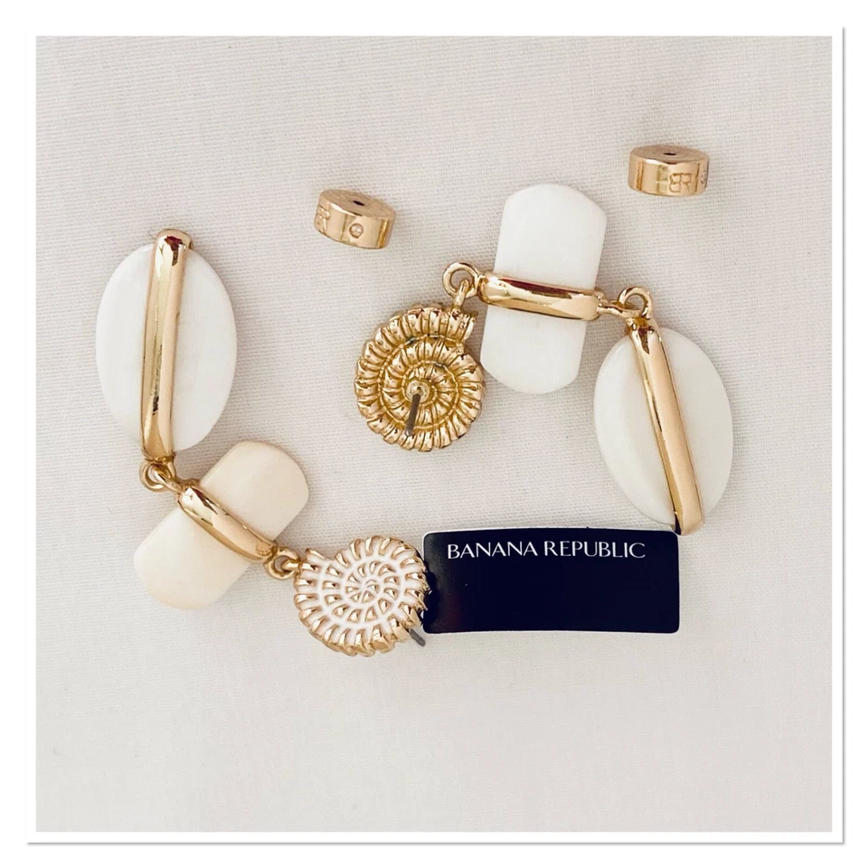 BANANA REPUBLIC Gold Tone Earrings (Imported) - Image 2 of 3