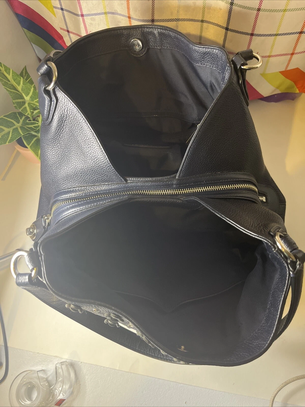 Borsa a tracolla Coach Edie 31 in pelle marina con rivetti floreali 38077