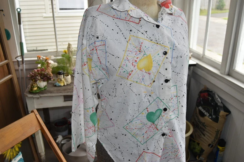 Blusa Vintage Anos 90 Whatever Ltd: Corações Graffiti, Ombreiras, EUA Tamanho Médio - Imagem 3 de 4