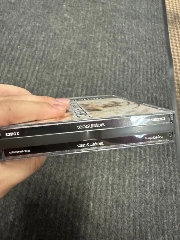 Vagrant Story - Sony PS1 CIB 2 discos muy buen estado completo con registro Foto 3 de 4