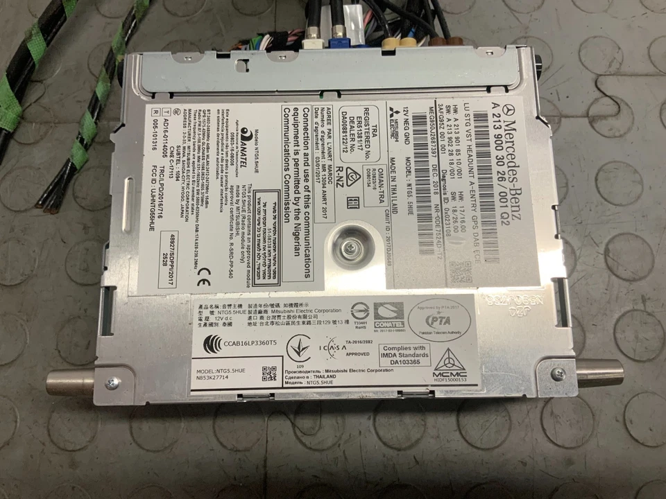 MERCEDES BENZ C-CLASS W205 W213 W238 SAT NAV MMI HEAD UNIT A2139003026 - Image 2 of 4