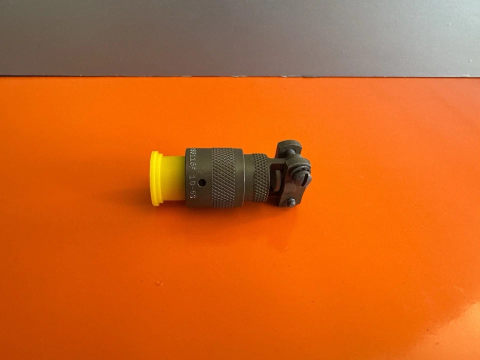 Amphenol Circular Connector Straight Plug 6 P MS3116F10-6S - Image 2 of 4