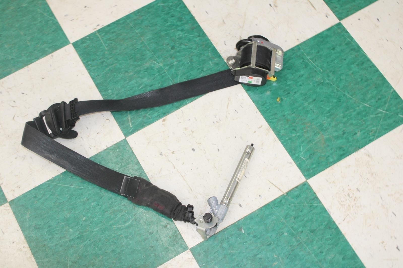 14-22 MASERATI GHIBLI Black Front Driver Left LH LF Side Seat Belt Retractor OEM