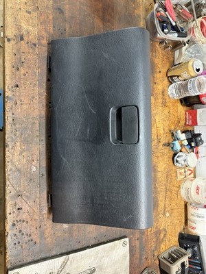 2002-2005 Dodge Ram 1500/2500/3500 Glove Box 5GT18TRM