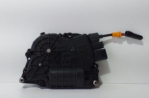 Door soft close latching motor