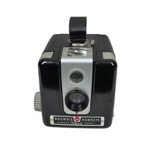 KODAK BROWNIE HAWKEYE CAMERA   FLASH MODEL   50's VINTAGE BOX CAMERA, COLLECTORS