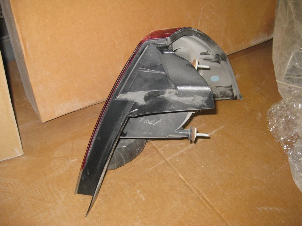 Luz trasera Chevrolet Impala 06 a 13 con bombilla izquierda 25971597 PRY003TLPL30951 (bs) Foto 2 de 4