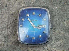 Vintage CHAIKA 3050 Quartz Resonator Soviet Russian USSR Wristwatch.