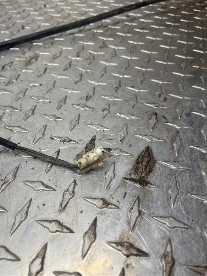 2004 Yamaha Grizzly 660 4x4 ATV Used OEM Left Hand Brake Lever - Image 3 of 4