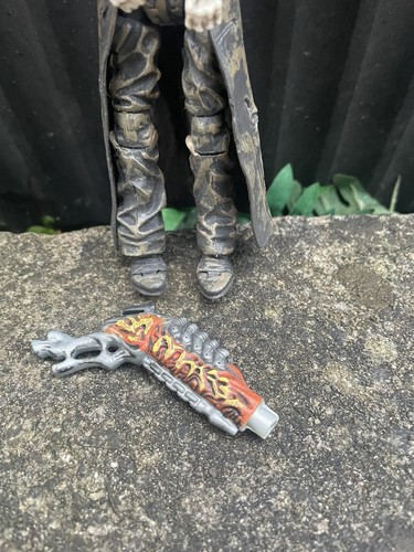 HASBRO Marvel Comics LEGENDS GHOST RIDER MOVIE CARETAKER 6" ACTION FIGURE 2006 - Picture 4 of 6