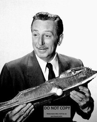 WALT DISNEY w/ SUB MODEL FROM ''20,000 LEAGUES UNDER THE SEA''  8X10 PHOTO (DA842)