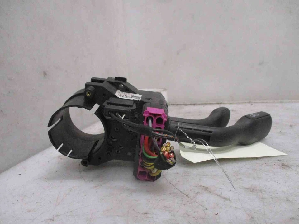 Commodo clignotant 4D0953513P01C Audi A4 I AVANT - Photo 4/4