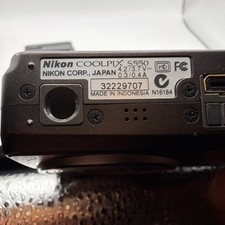 Nikon COOLPIX S550 10MP Black Camera 5x Zoom w/Accessories READ DESCRIPTION