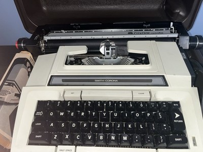smith corona electric typewriter 6E with case tested W/ Extra Cartridge Vintag